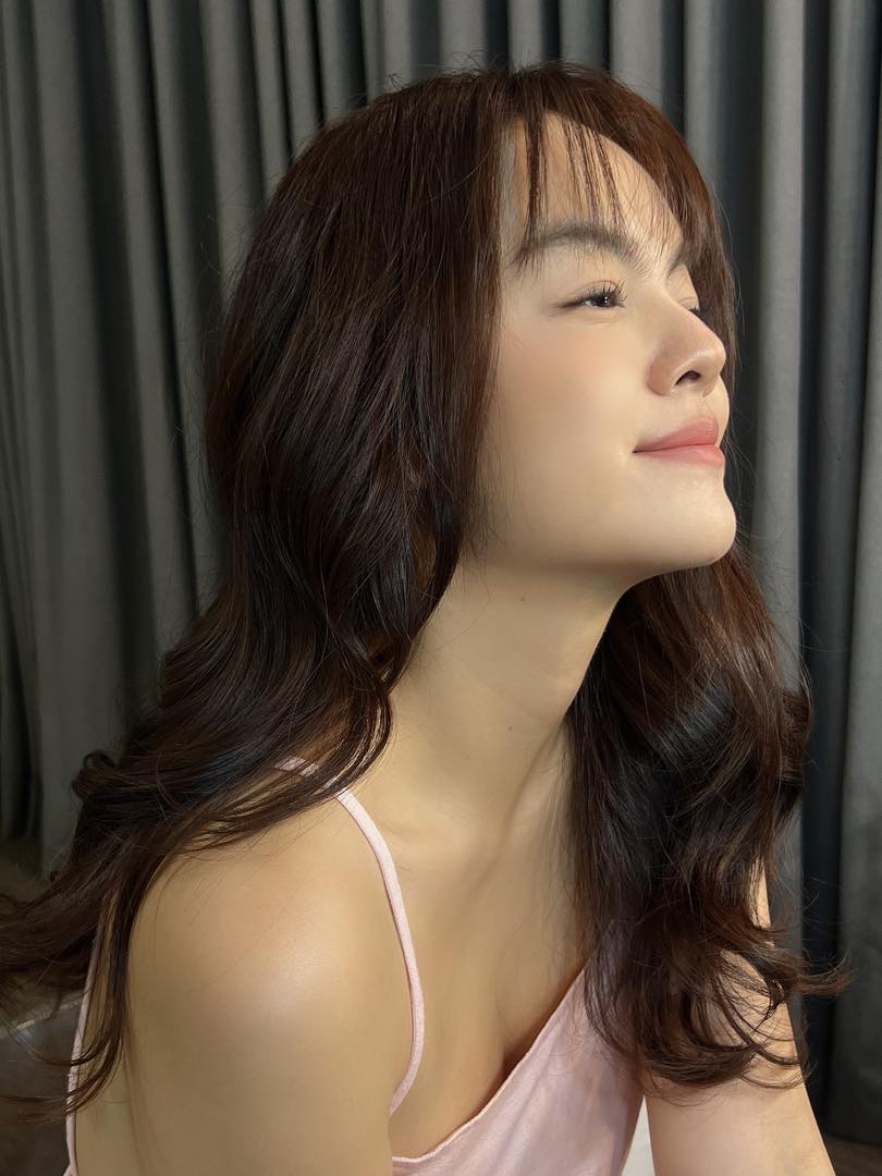 Phạm Quỳnh Anh khiến cư dân mạng trầm trồ trước vẻ đẹp không tuổi chính nhờ điểm mới này trên gương mặt  - Ảnh 1